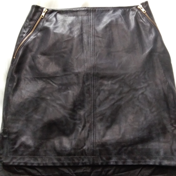 🌟Host Pick🌟DANIER COLLECTION~Italian Leather Skirt - Picture 4 of 16